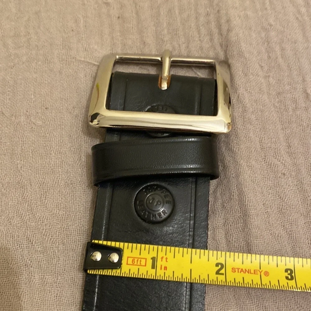 JAY-PEE GENUINE TOP GRAIN BRIOLE COWHIDE BLACK BELT . Size 28 . New . No tags